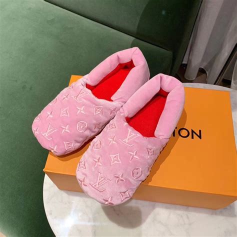 louis vuitton slippers fluffy